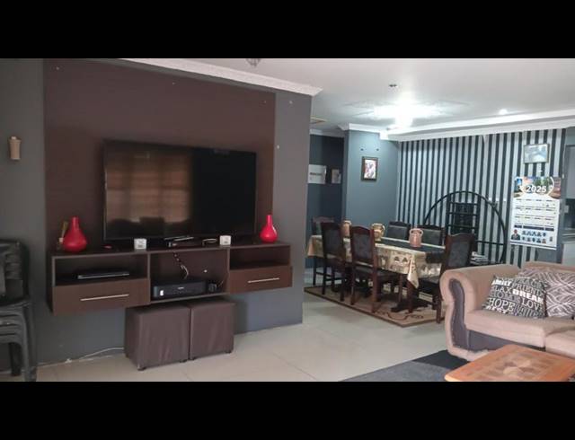 3 BEDROOM HOUSE FOR SALE IN SAVANNA PARK